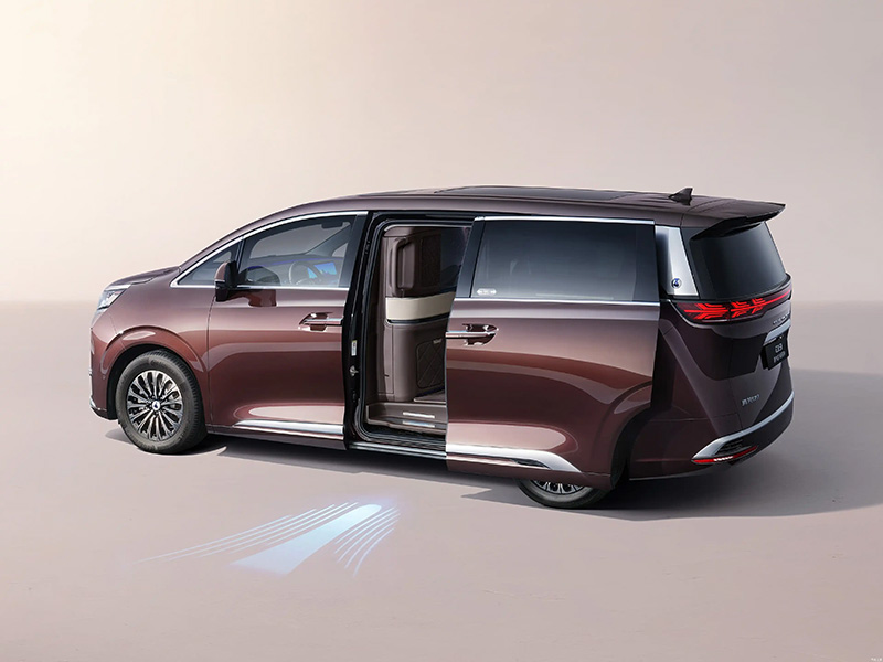 2024 Denza D9 1.5T 139HP L4 E-CVT PHEV 40KWH - Image 2